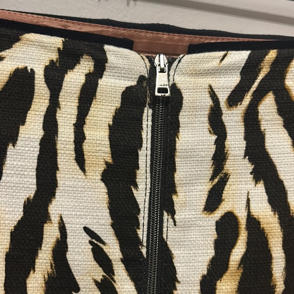 EUC Marc Cain N6 zebra coral high waist skirt w full length 2-way zipper back - Picture 5 of 8